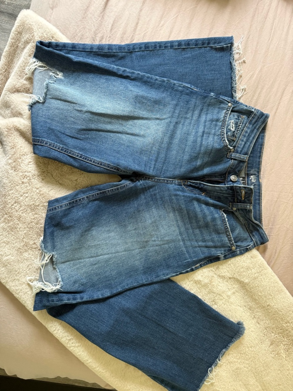 Re/Done Medium Blue Wide-Leg Distressed Hem Jeans